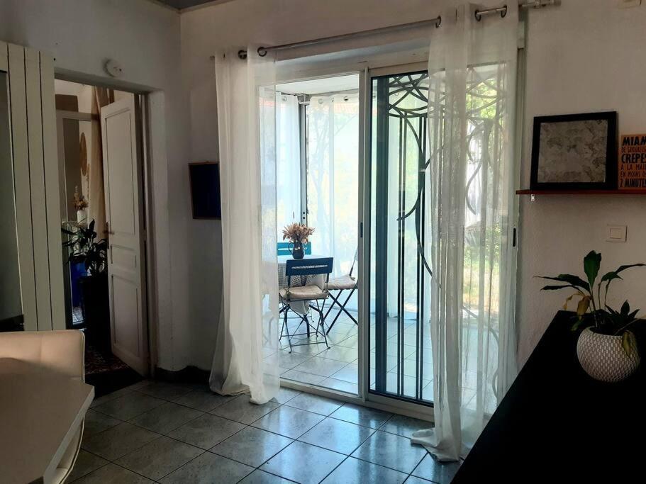 Charmante Maison De Ville Avec Jardin แปร์ปินญอง ภายนอก รูปภาพ